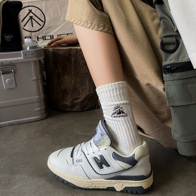 春秋复古港风ins潮韩版运动中筒男女袜露营雪山个性百搭黑白长袜