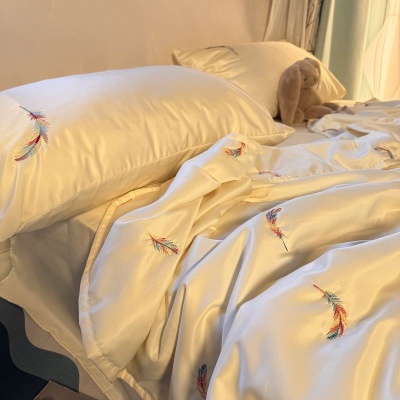 夏季冰丝灰色小猪刺绣款夏被四件套可水洗空调被丝滑凉感夏被单人