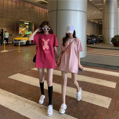 一件代发女装批发2025夏季新款短袖t恤女夏学生宽松粉色印花上衣