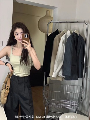 2024螺纹小方领一体背心女一体罩杯内搭外穿无痕休闲吊带背心女